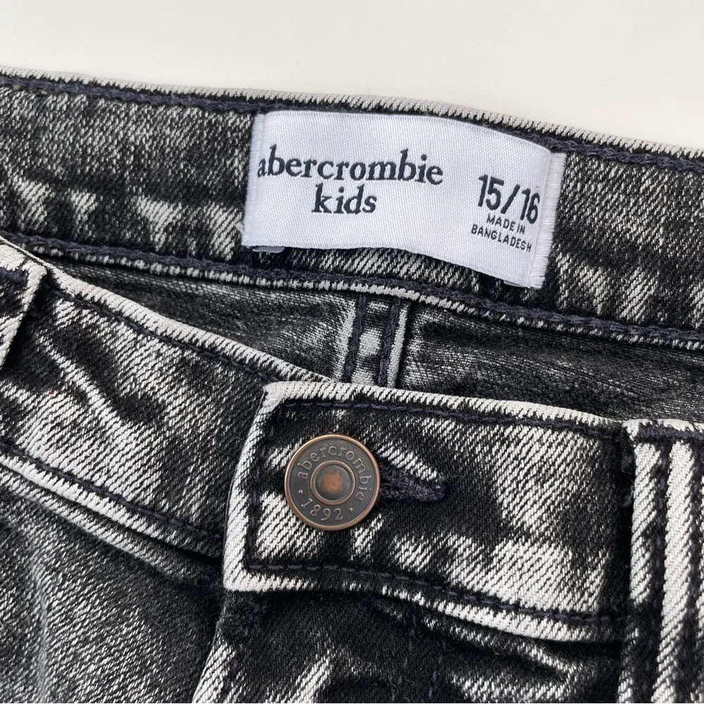 Abercrombie kids Boys Faded Black Stone Washed Acid Washed Denim Shorts 15/16
